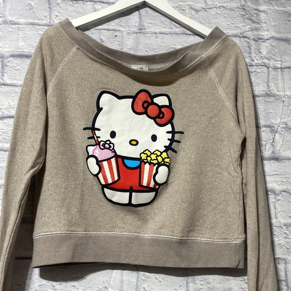 Universal studios hello kitty sweatshirt - Picture 6 of 9